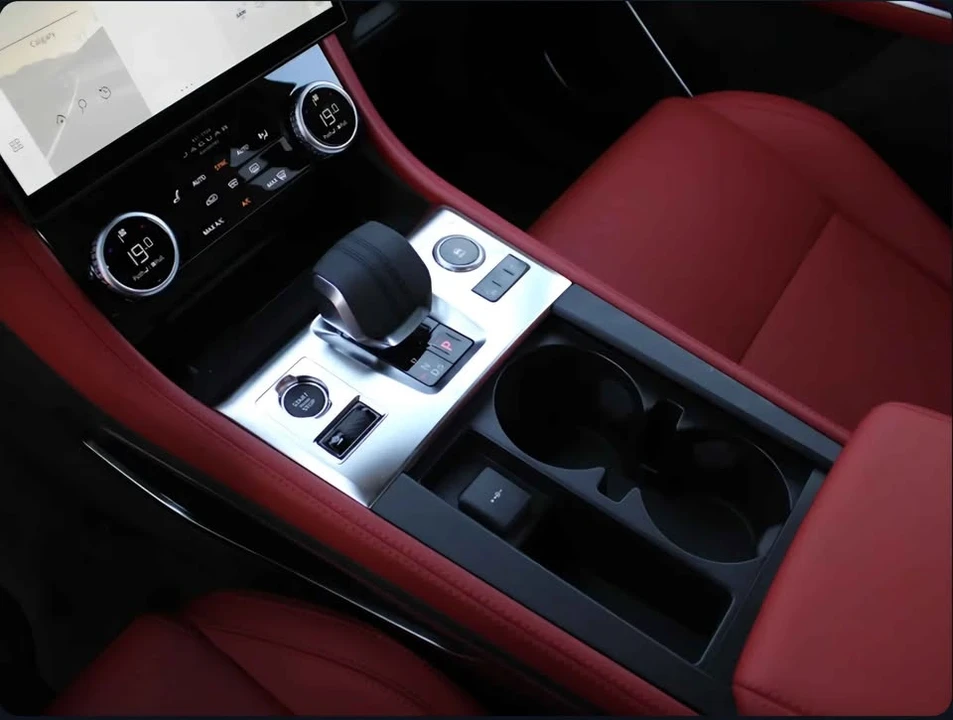 2024 Jaguar F-Pace - Image 4 of 7