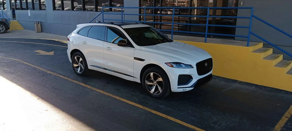 2024 Jaguar F-Pace - Image 2 of 10