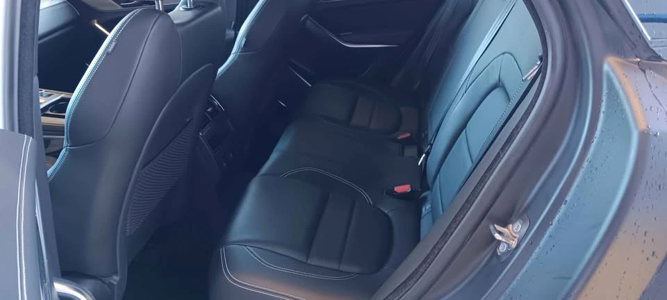 2024 Jaguar F-Pace - Image 5 of 10