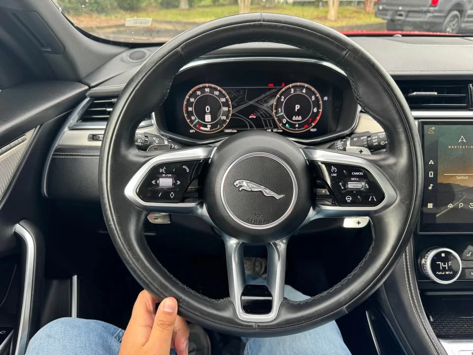 2024 Jaguar F-Pace - Image 10 of 13