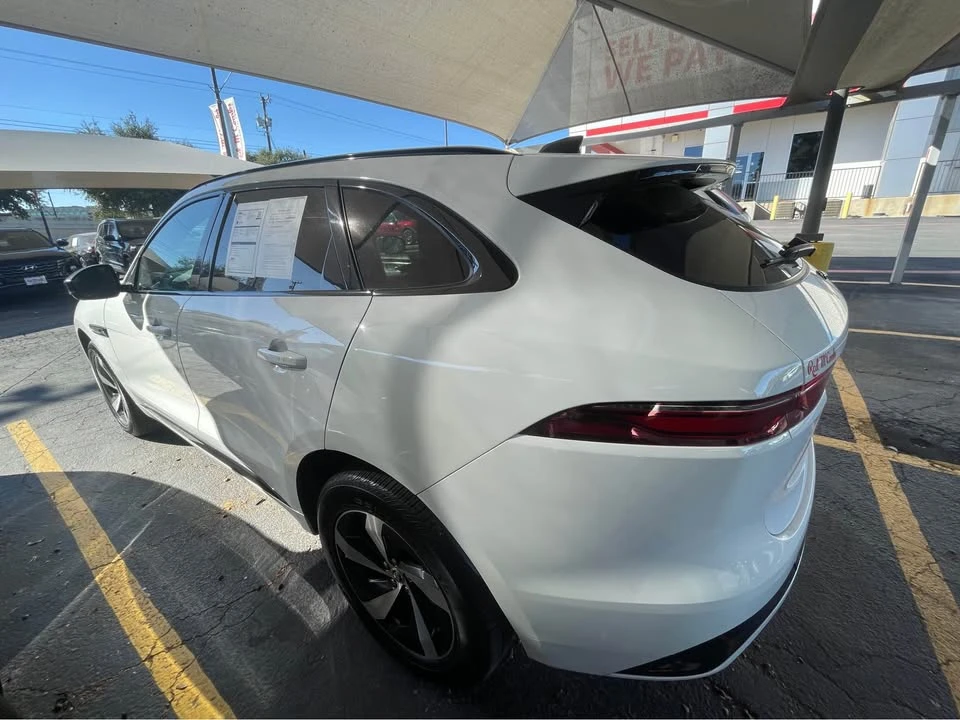 2024 Jaguar F-Pace - Image 2 of 3