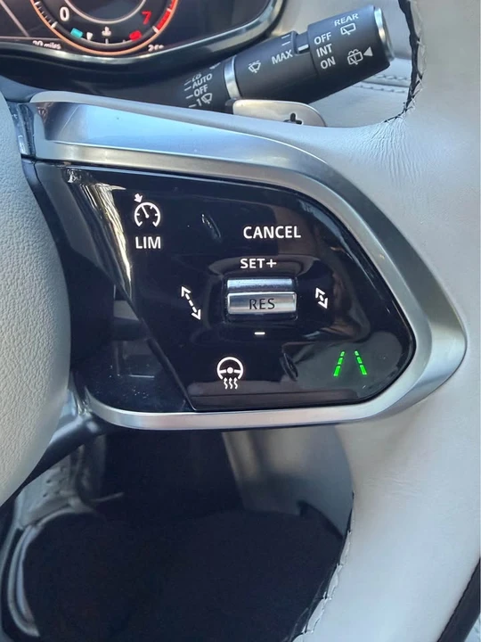 2024 Jaguar F-Pace - Image 15 of 19