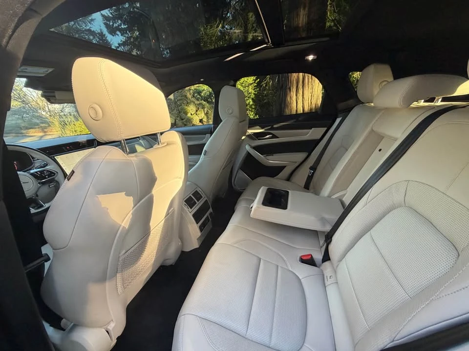 2024 Jaguar F-Pace - Image 7 of 19
