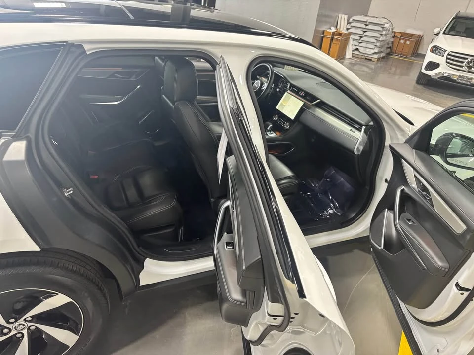 2024 Jaguar F-Pace - Image 8 of 11
