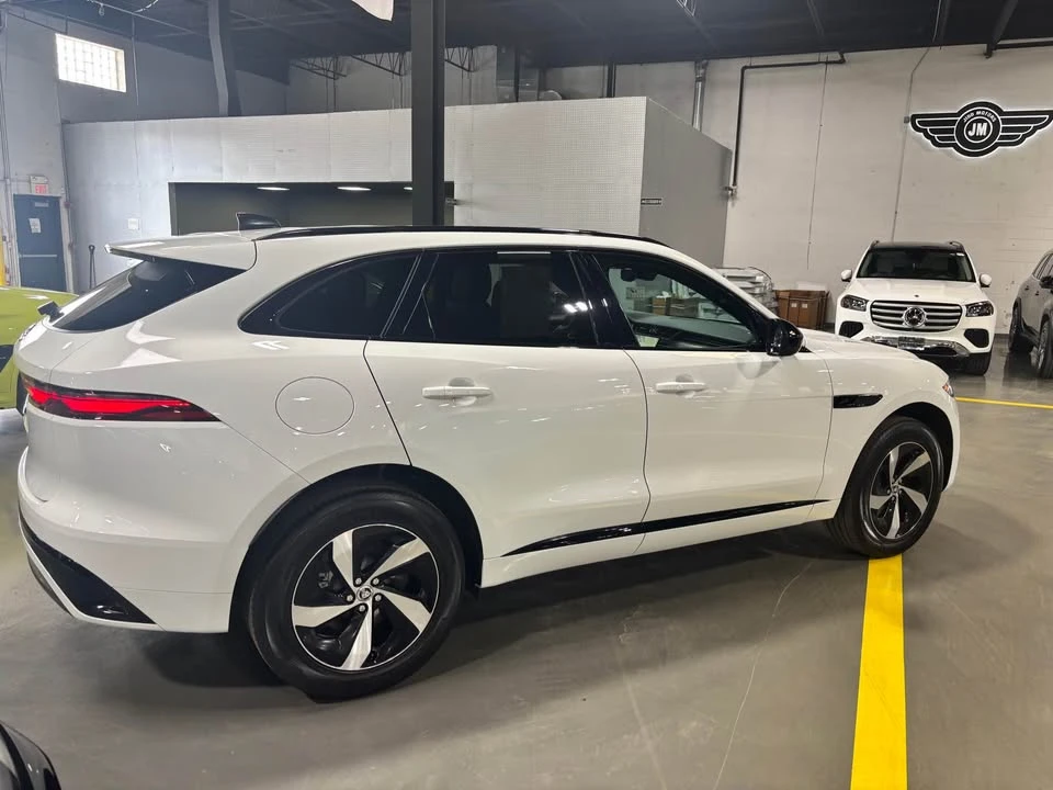 2024 Jaguar F-Pace - Image 6 of 11
