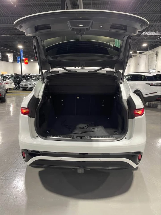 2024 Jaguar F-Pace - Image 12 of 13