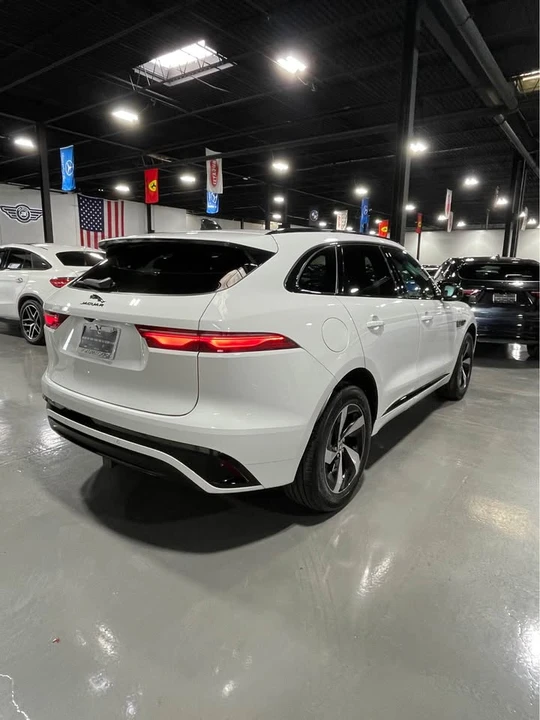 2024 Jaguar F-Pace - Image 10 of 13