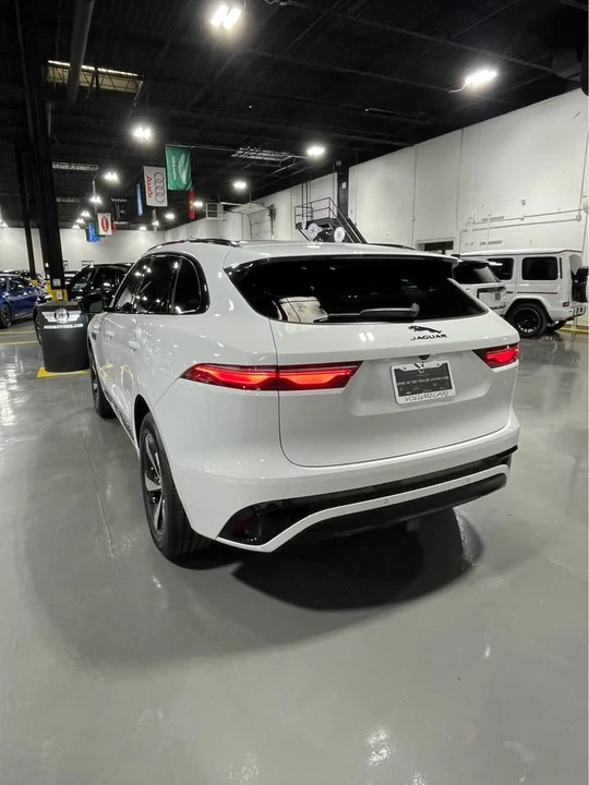 2024 Jaguar F-Pace - Image 11 of 13