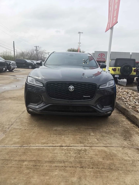 2024 Jaguar F-Pace - Image 2 of 18