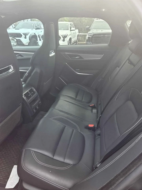 2024 Jaguar F-Pace - Image 14 of 18