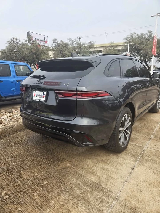 2024 Jaguar F-Pace - Image 7 of 18