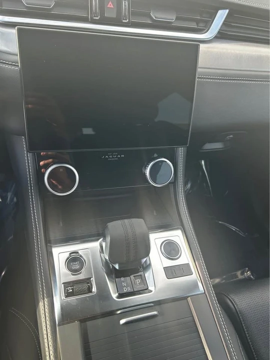 2024 Jaguar F-Pace - Image 7 of 8