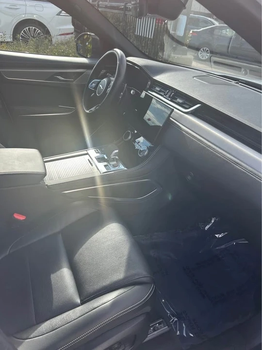 2024 Jaguar F-Pace - Image 2 of 8