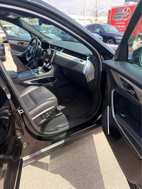 2024 Jaguar F-Pace - Image 2 of 19