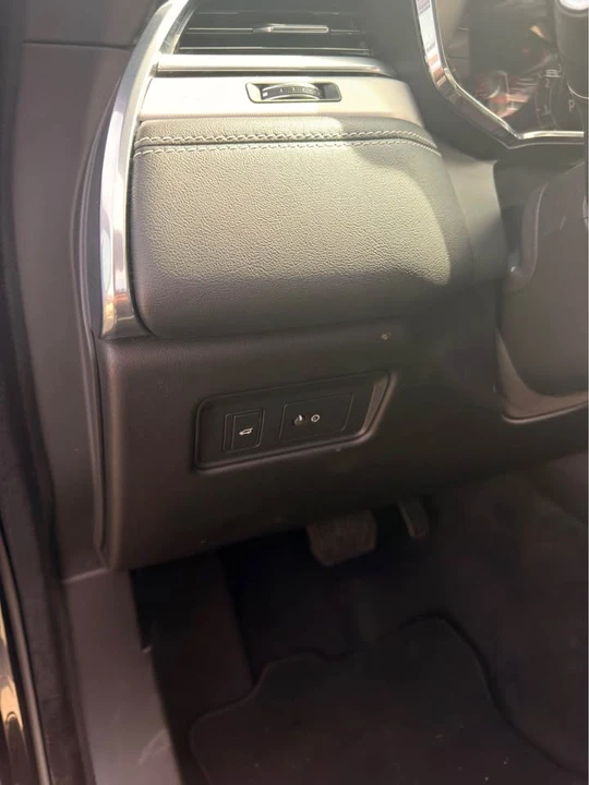 2024 Jaguar F-Pace - Image 11 of 19