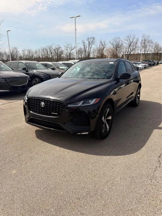 2024 Jaguar F-Pace - Image 16 of 19