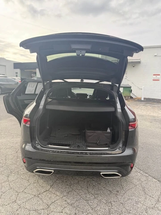 2024 Jaguar F-Pace - Image 11 of 13