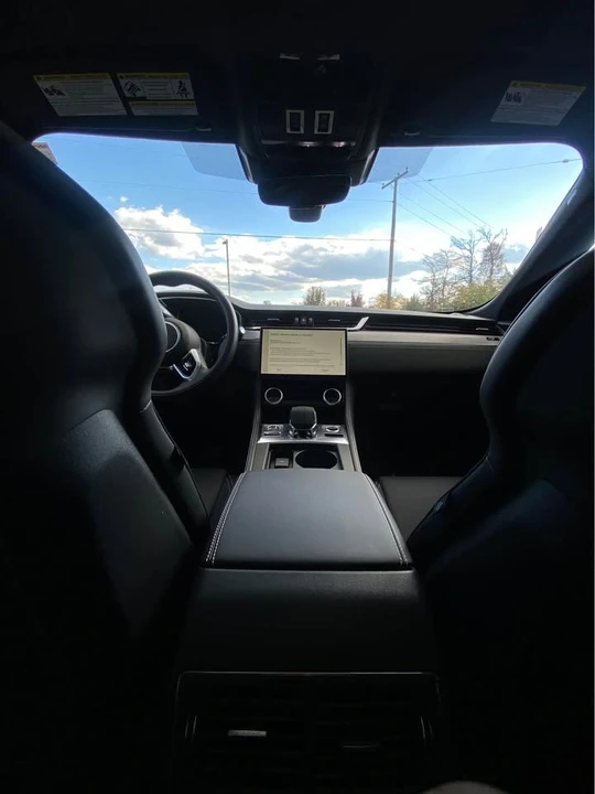 2024 Jaguar F-Pace - Image 7 of 15