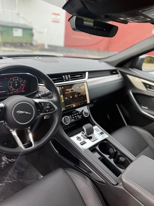 2024 Jaguar F-Pace - Image 9 of 13