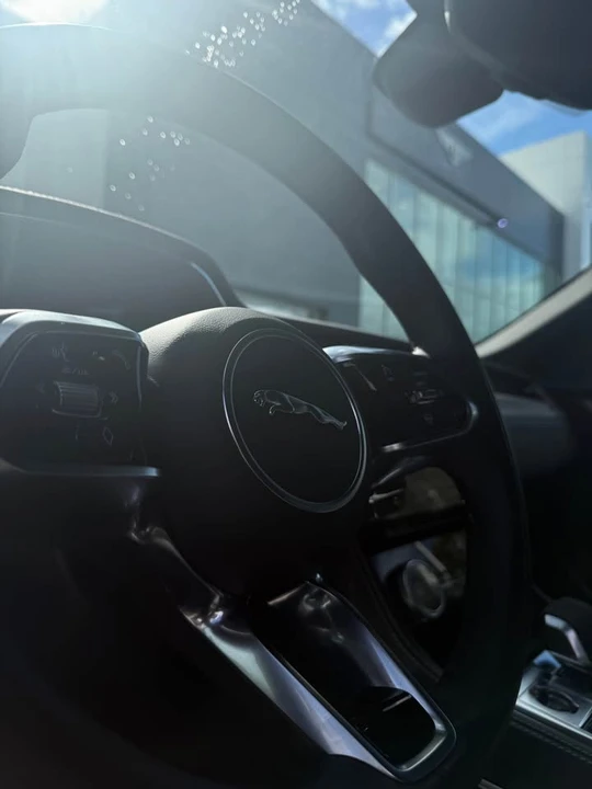 2024 Jaguar F-Pace - Image 10 of 13