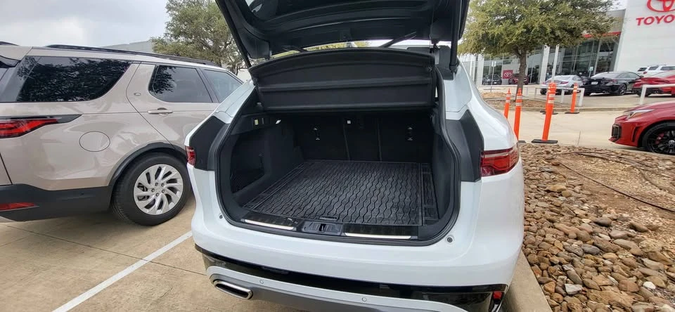 2024 Jaguar F-Pace - Image 7 of 20