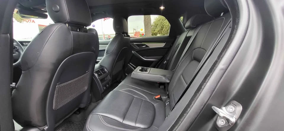 2024 Jaguar F-Pace - Image 10 of 20
