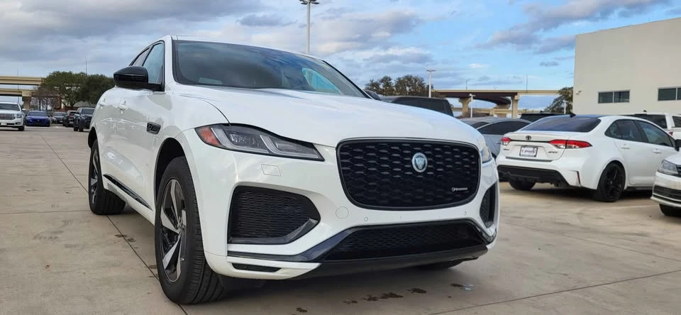 2024 Jaguar F-Pace - Image 7 of 19