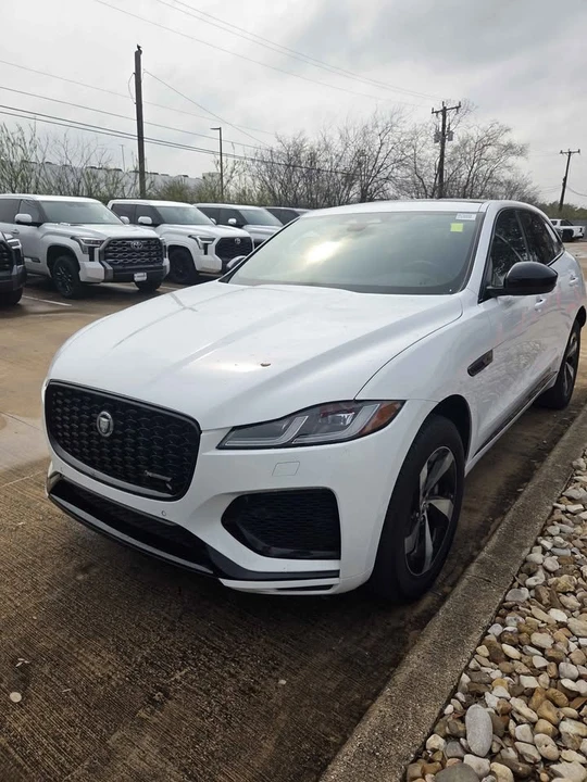 2024 Jaguar F-Pace - Image 2 of 15