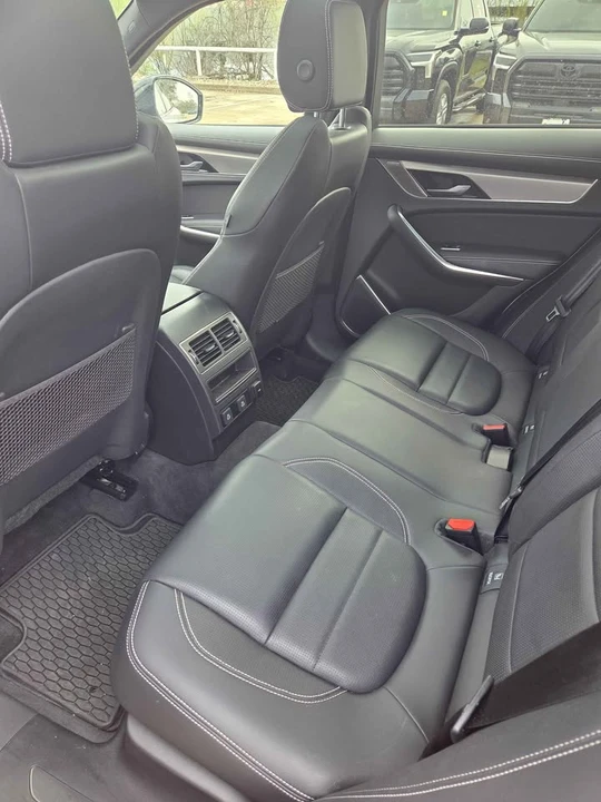 2024 Jaguar F-Pace - Image 14 of 15