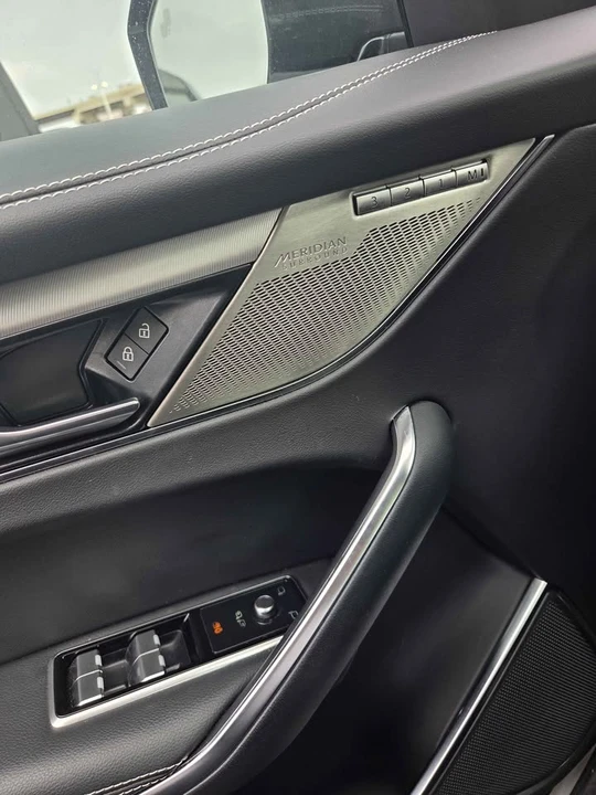 2024 Jaguar F-Pace - Image 12 of 15