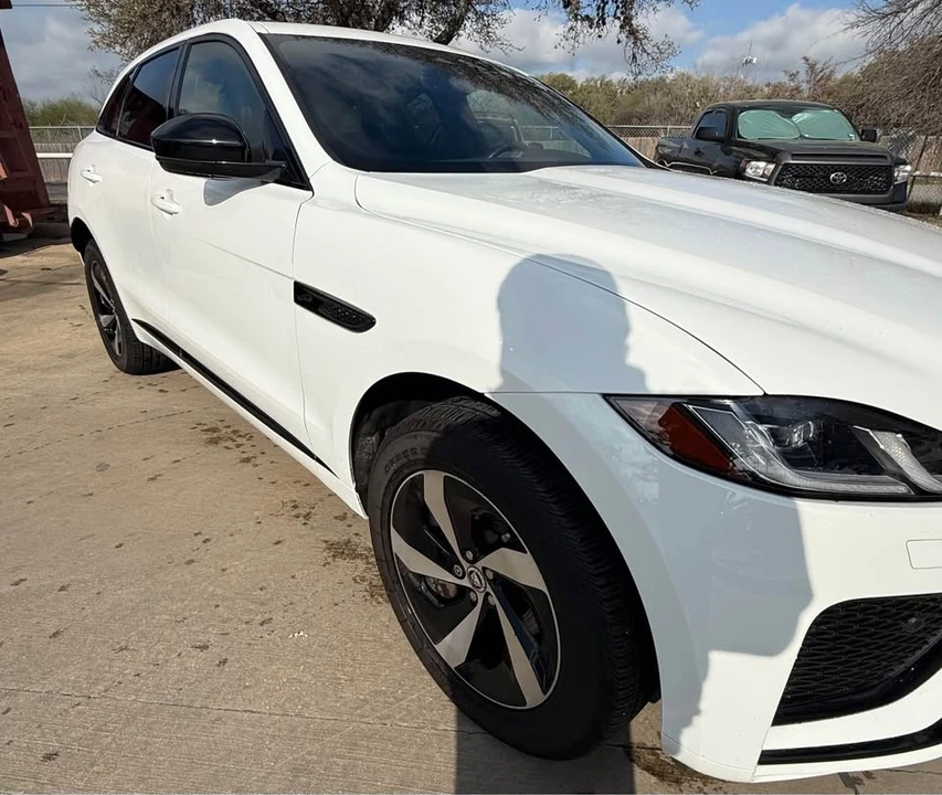 2024 Jaguar F-Pace - Image 3 of 9