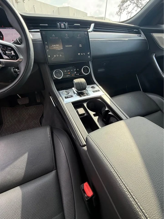2024 Jaguar F-Pace - Image 6 of 9