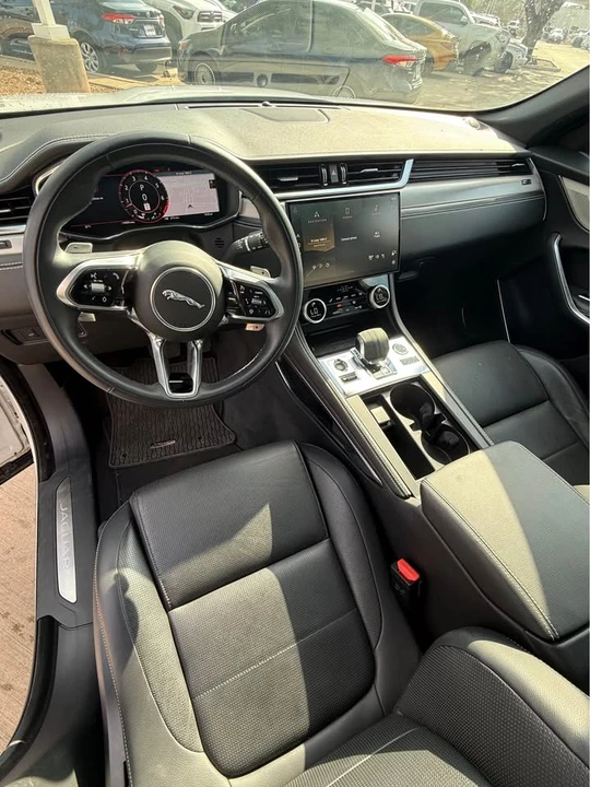 2024 Jaguar F-Pace - Image 5 of 9