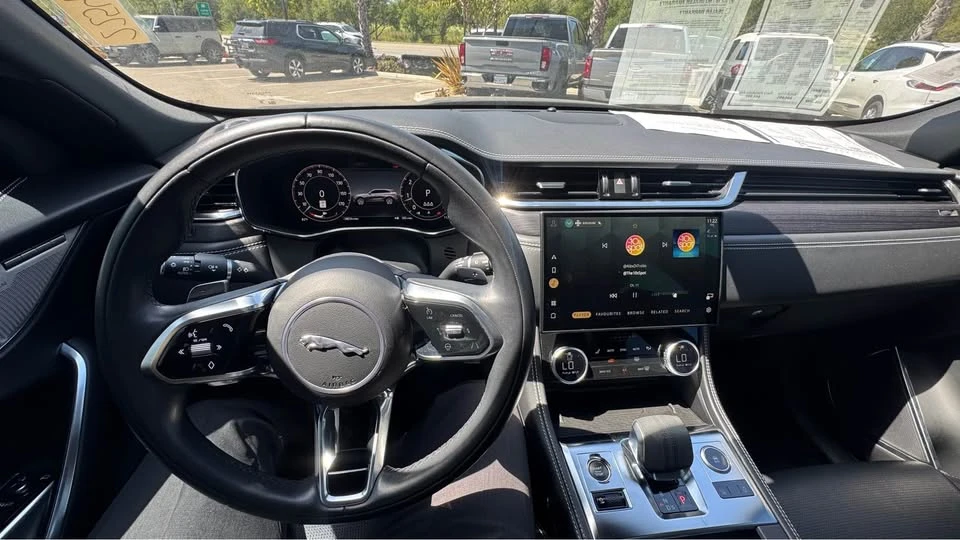 2024 Jaguar F-Pace - Image 9 of 10