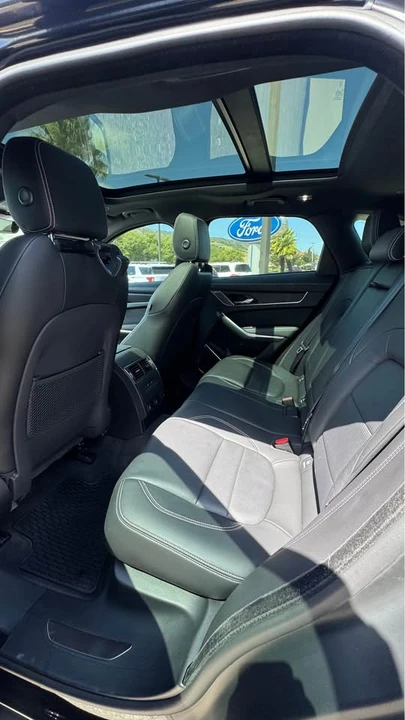 2024 Jaguar F-Pace - Image 7 of 10