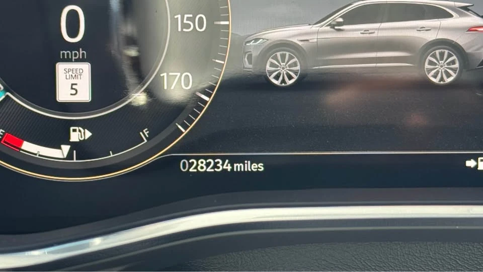 2024 Jaguar F-Pace - Image 10 of 10