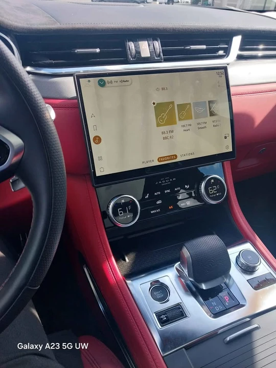 2024 Jaguar F-Pace SVR - Image 15 of 19
