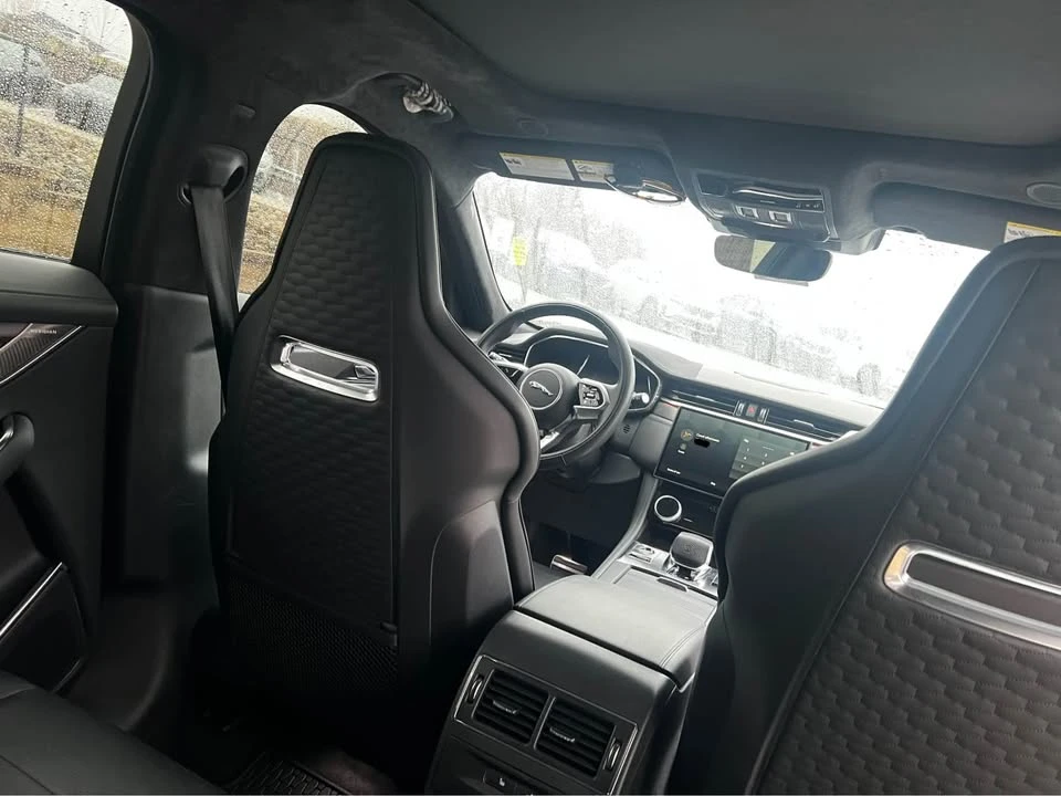 2024 Jaguar F-Pace SVR - Image 15 of 18