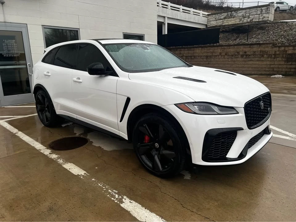 2024 Jaguar F-Pace SVR - Image 2 of 18
