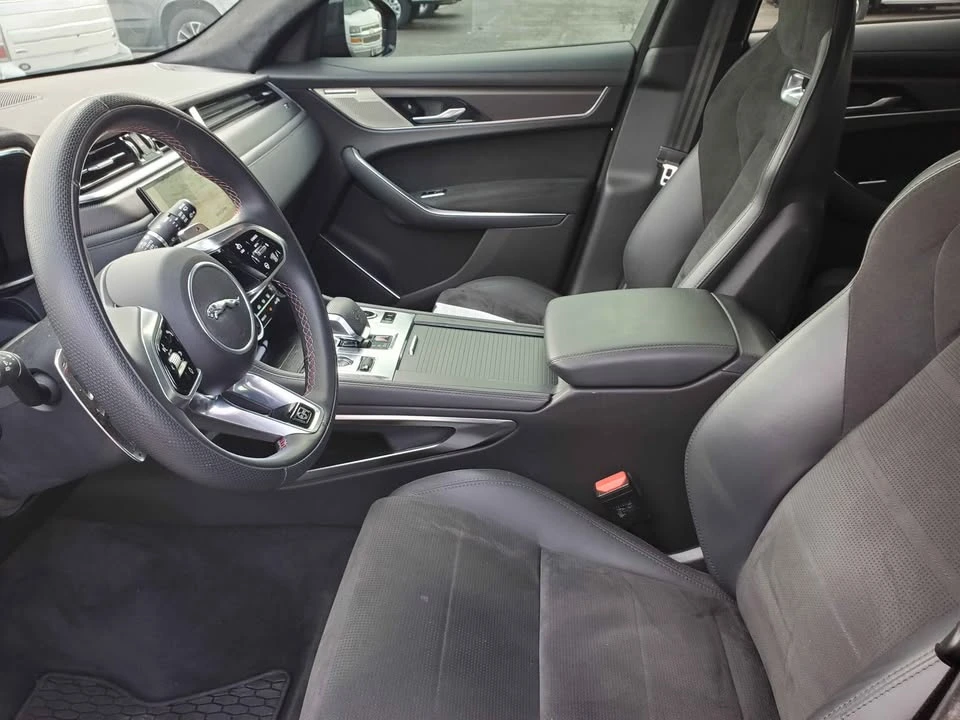 2024 Jaguar F-Pace SVR - Image 4 of 5