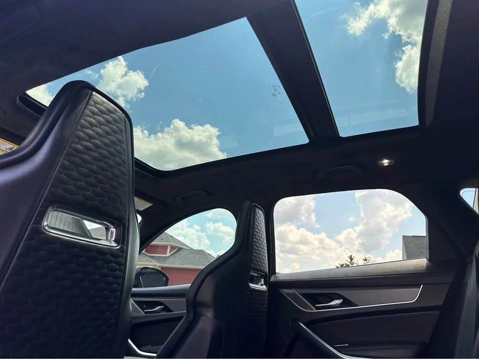 2024 Jaguar F-Pace SVR - Image 11 of 12
