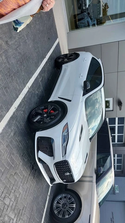 2024 Jaguar F-Pace SVR - Image 2 of 4