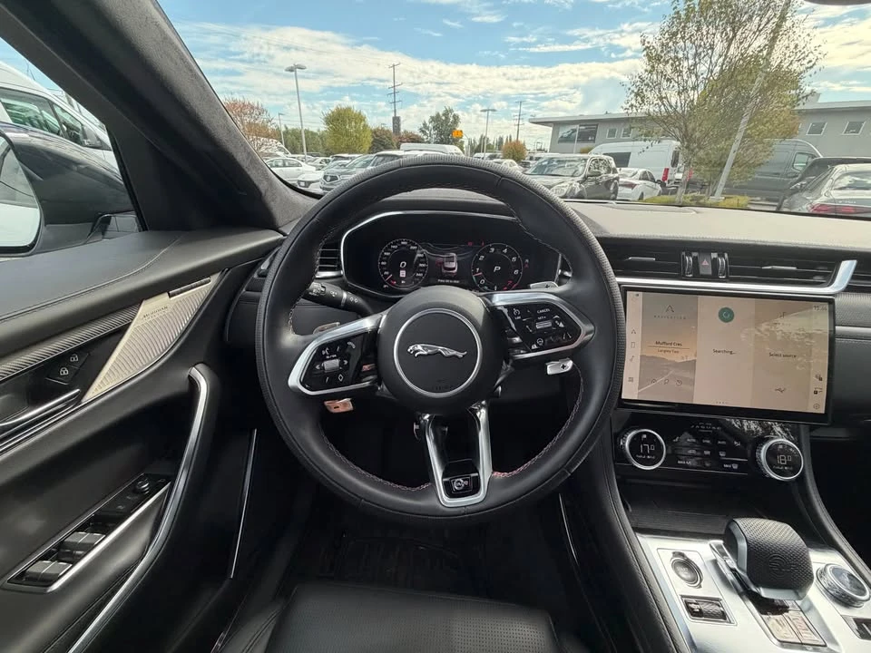 2024 Jaguar F-Pace SVR - Image 13 of 17