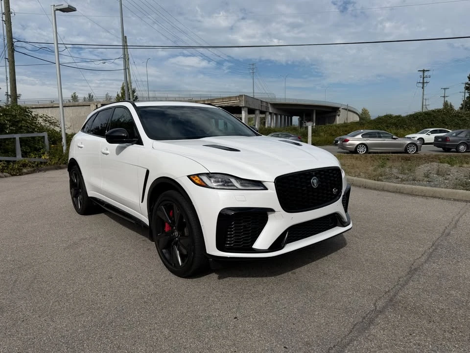 2024 Jaguar F-Pace SVR - Image 8 of 17