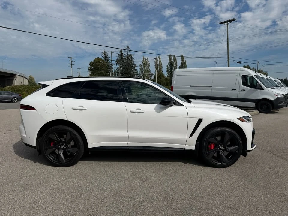 2024 Jaguar F-Pace SVR - Image 7 of 17