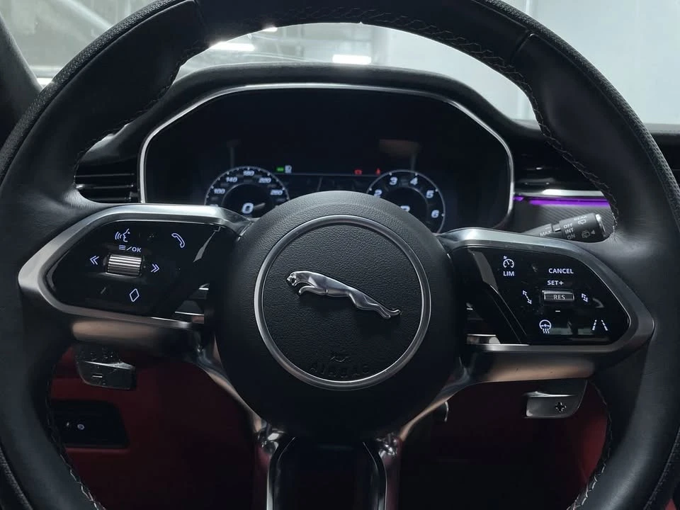 2024 Jaguar F-Pace SVR - Image 13 of 20
