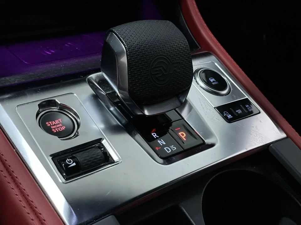 2024 Jaguar F-Pace SVR - Image 19 of 20