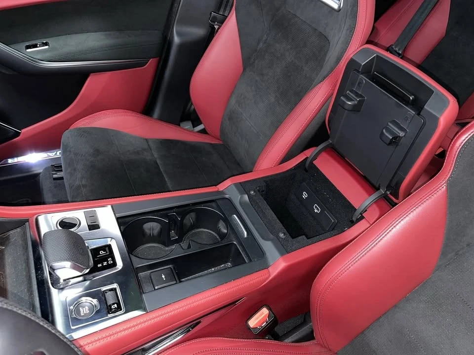 2024 Jaguar F-Pace SVR - Image 20 of 20