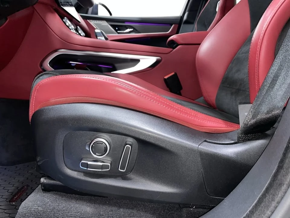 2024 Jaguar F-Pace SVR - Image 11 of 20