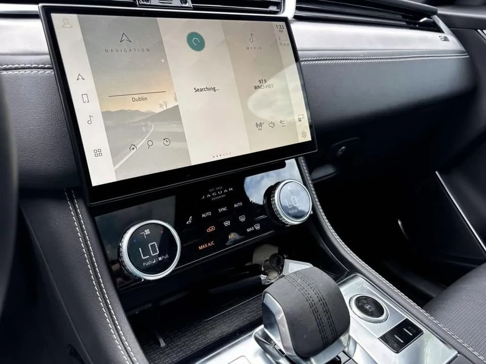 2024 Jaguar F-Pace - Image 9 of 14